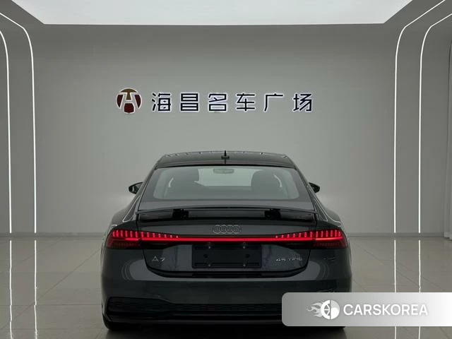 Audi A7 2024 Темно-серый из Китая, фото 3