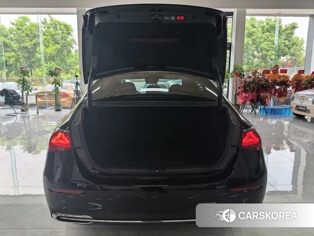 Mercedes-Benz E-class 2024 Черный из Китая, фото 4