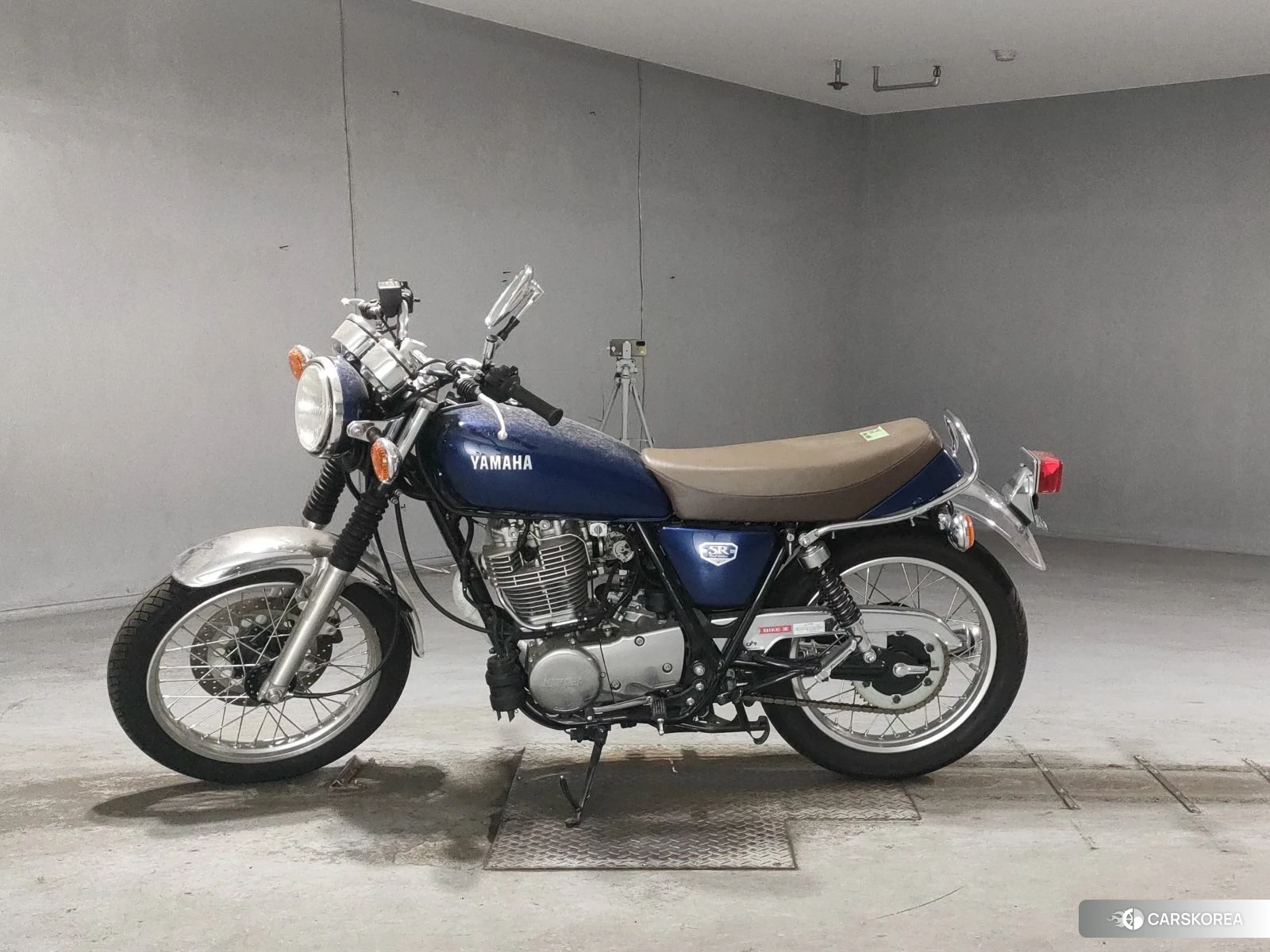 Проданный Yamaha SR 400 2022 из Японии, фото 3