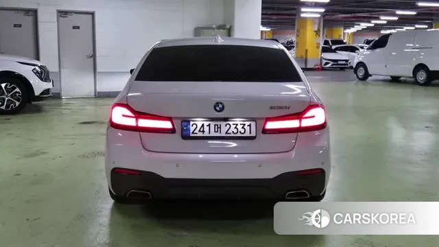 BMW 5 Series (G30) 2021 Белый из Кореи, фото 3