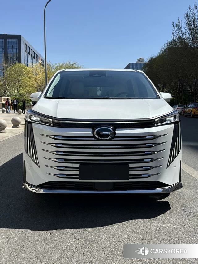 GAC Trumpchi Trumpchi E9 PHEV 2023 Белый из Китая, фото 5