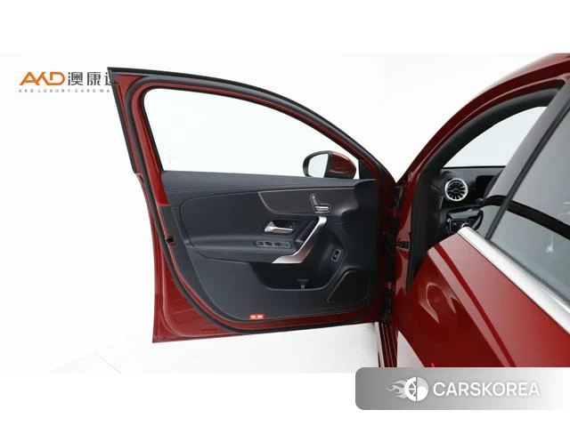 Mercedes-Benz Class A 2023 Красный из Китая, фото 3