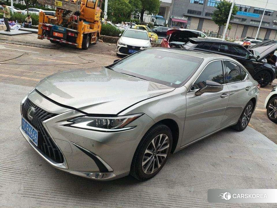 Lexus ES 2022 Серебристо-серый из Китая, фото 6