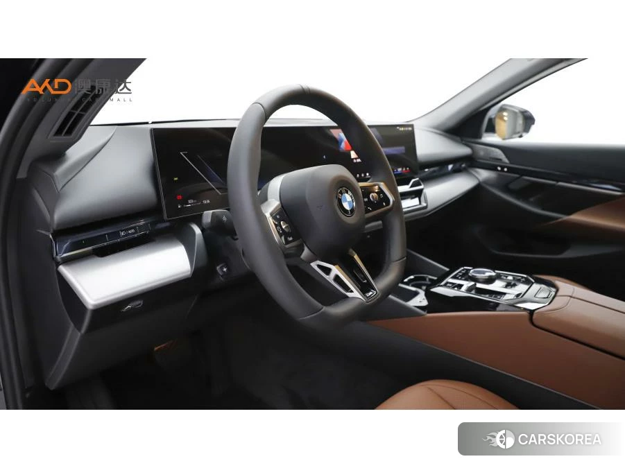 BMW 5 series 2024 Черный из Китая, фото 3