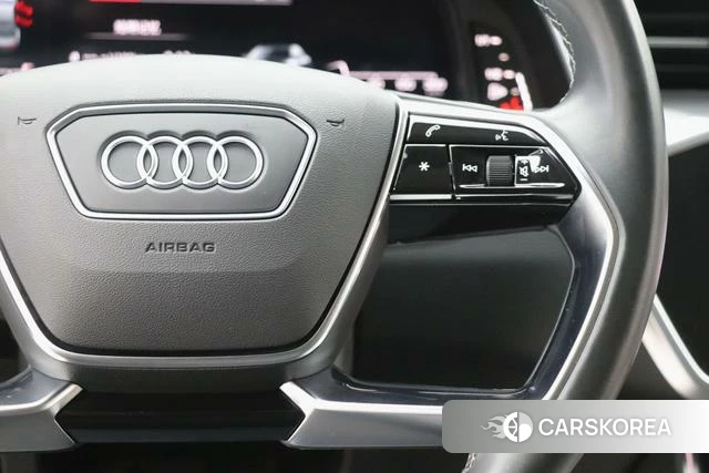 Audi A7L id 4278606 из Китая 23
