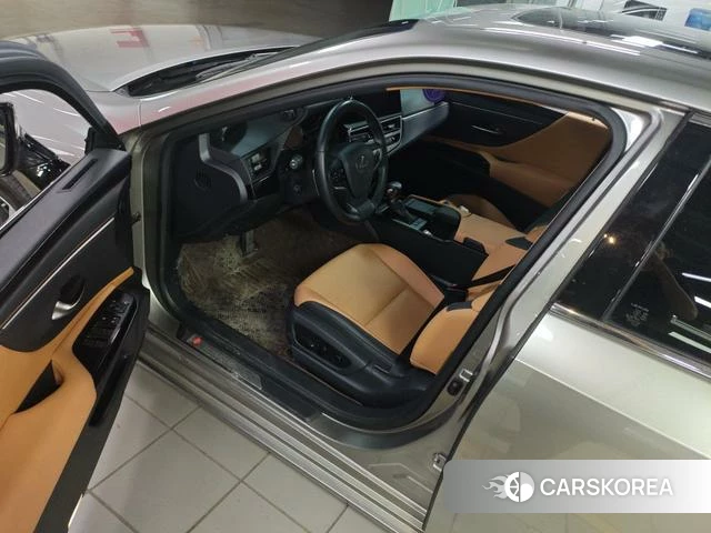 Lexus ES 2022 Шампань из Китая, фото 4