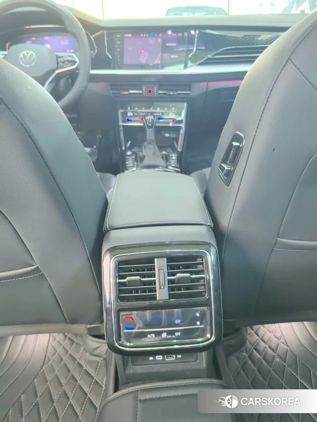 Volkswagen Passat id 4258504 из Китая 7