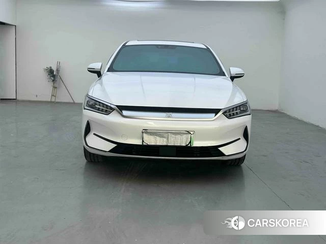 BYD Qin PLUS EV 2023 Белый из Китая, фото 3