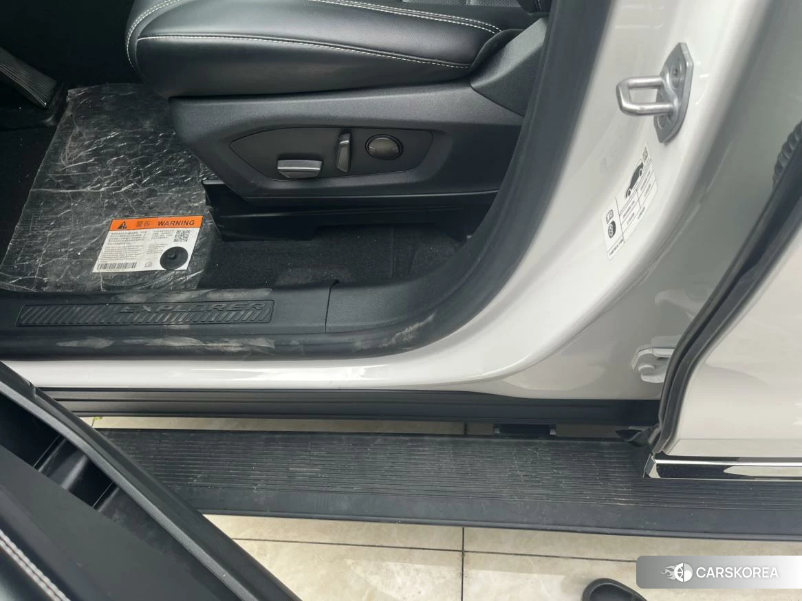 Ford Explorer id 4505034 из Китая 17