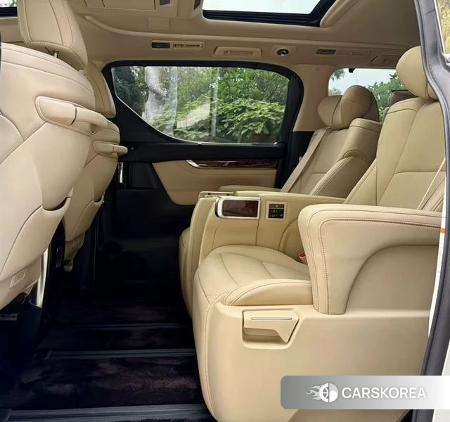Toyota Elfa id 4341746 из Китая 11