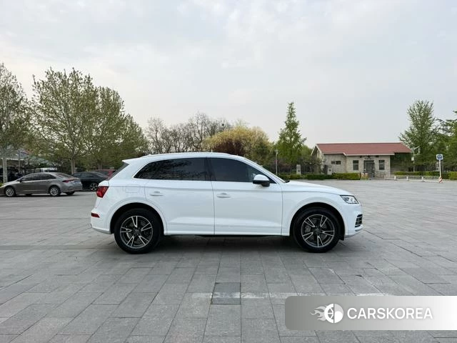 Audi Q5L id 4228470 из Китая 17