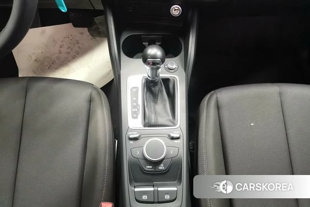 Audi Q2L id 3804598 из Китая 10