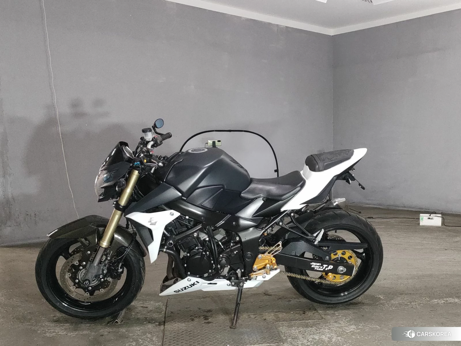 Проданный Suzuki GSR750 id 4193840 из Японии