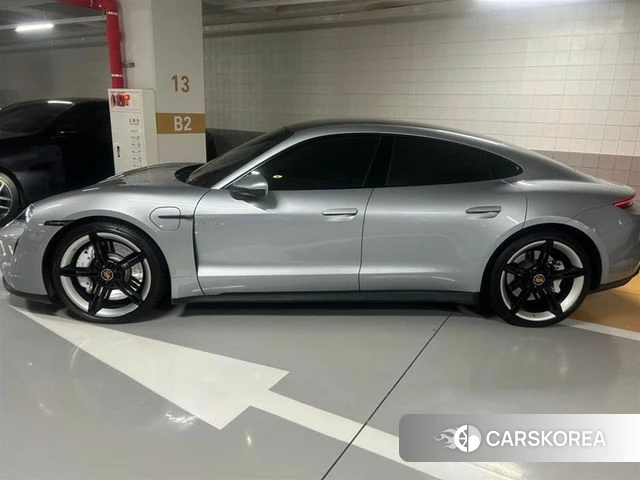 Porsche Taycan 2022 Светло-серебряный цвет из Кореи, фото 4