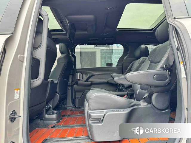 Toyota Saina id 4261003 из Китая 9