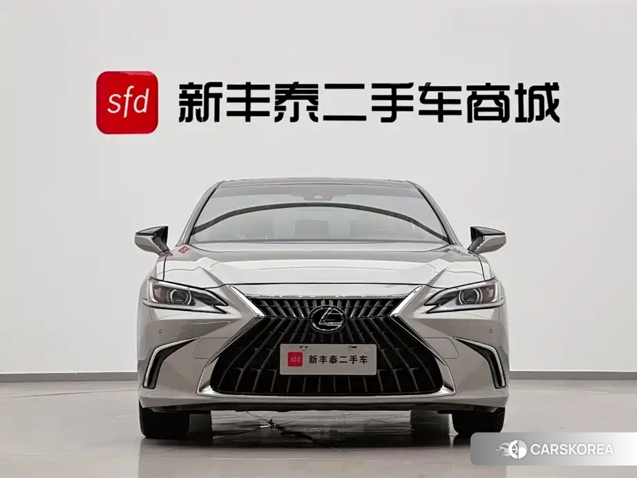 Lexus ES id 4583668 из Китая 23
