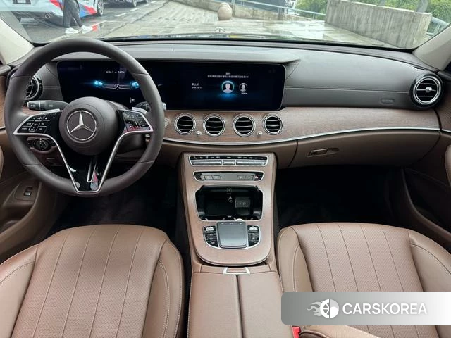 Mercedes-Benz E-class 2023 Черный из Китая, фото 3