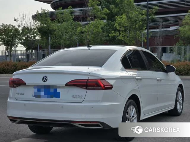 Volkswagen Bora 2021 Белый из Китая, фото 3