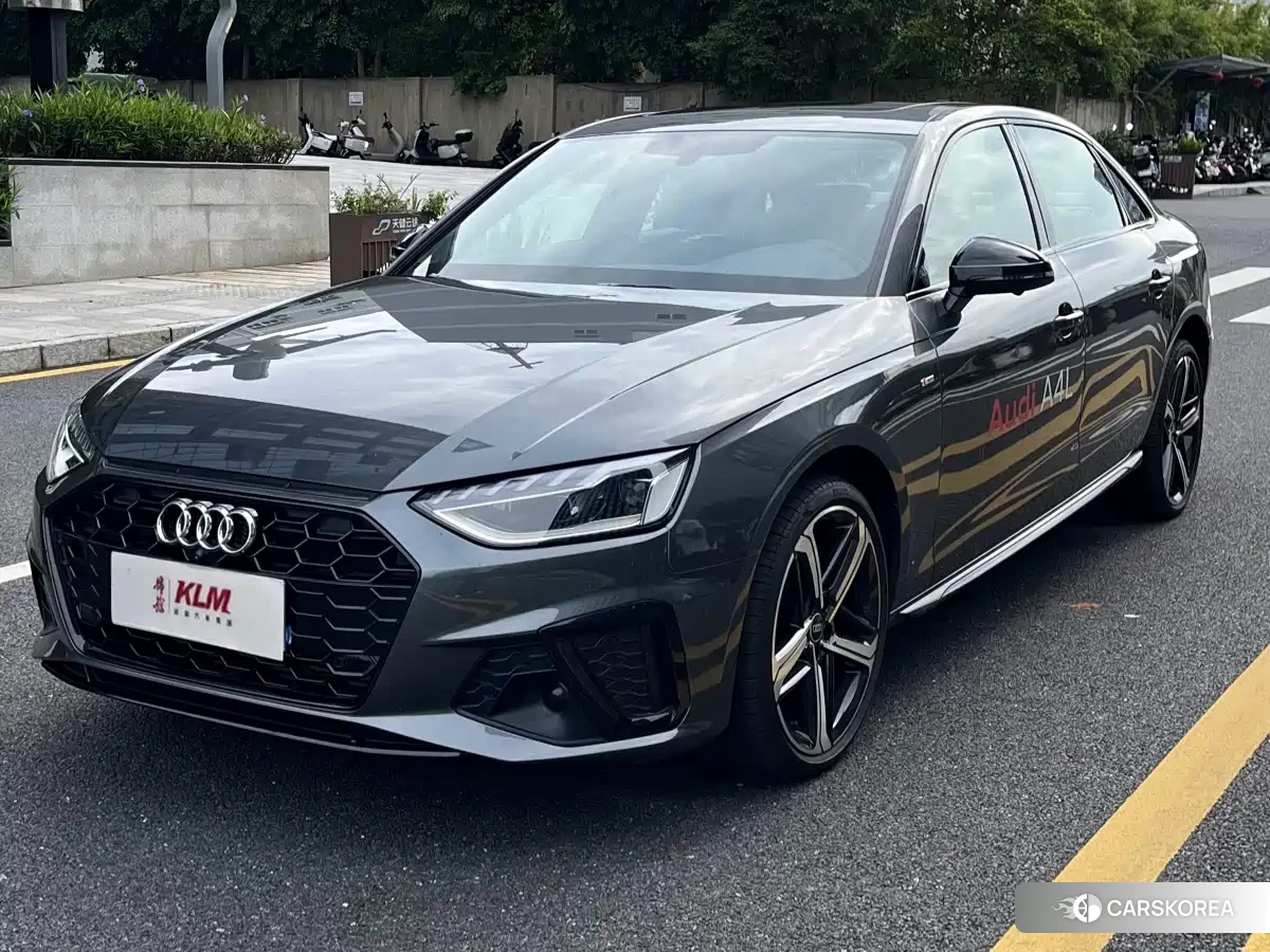 Audi A4L 2024 Silver/gray из Китая, фото 3
