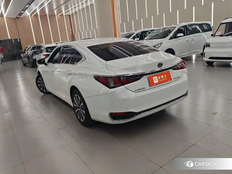 Lexus ES 2024 Белый из Китая, фото 3