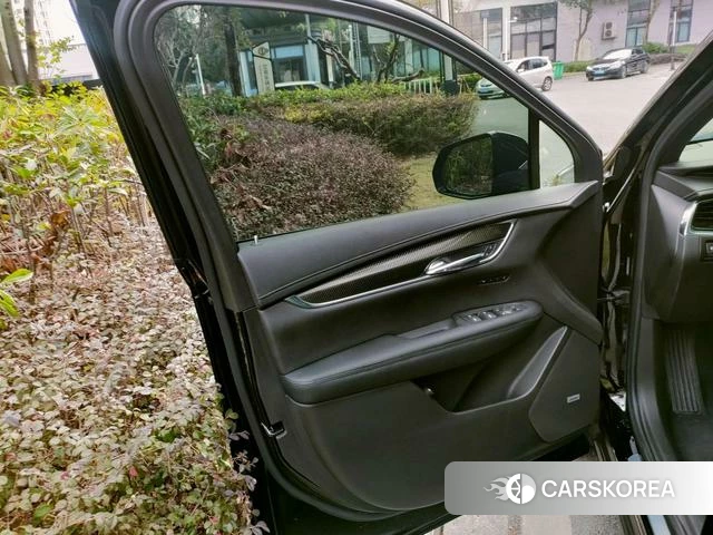 Cadillac XT6 id 3857941 из Китая 23