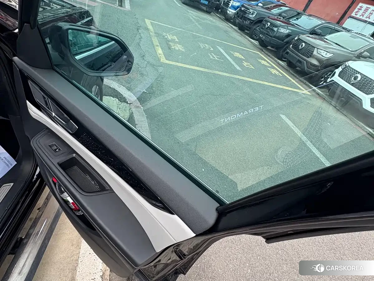 Volkswagen Touareg id 4629621 из Китая 10