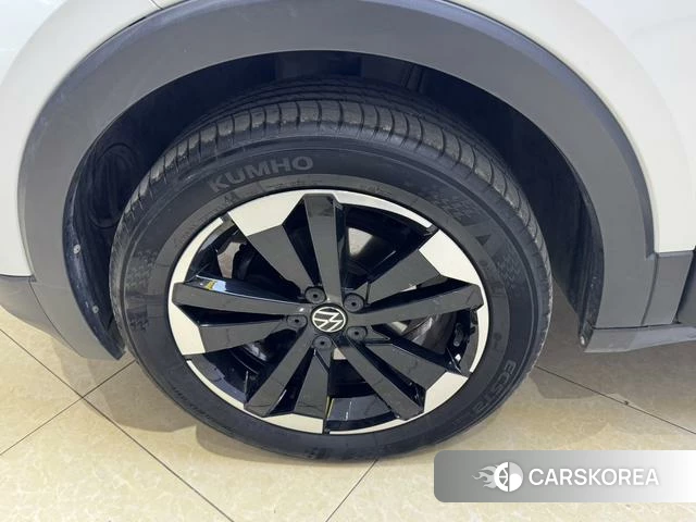 Volkswagen Exploring the shadow id 4265875 из Китая 18
