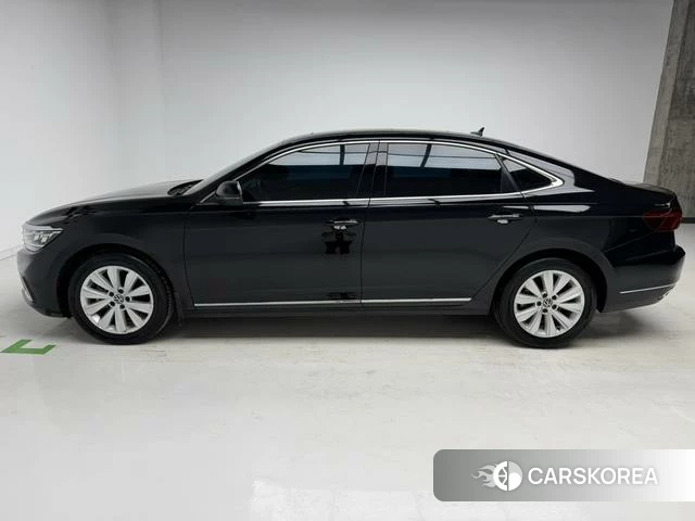 Volkswagen Passat id 4321048 из Китая 10