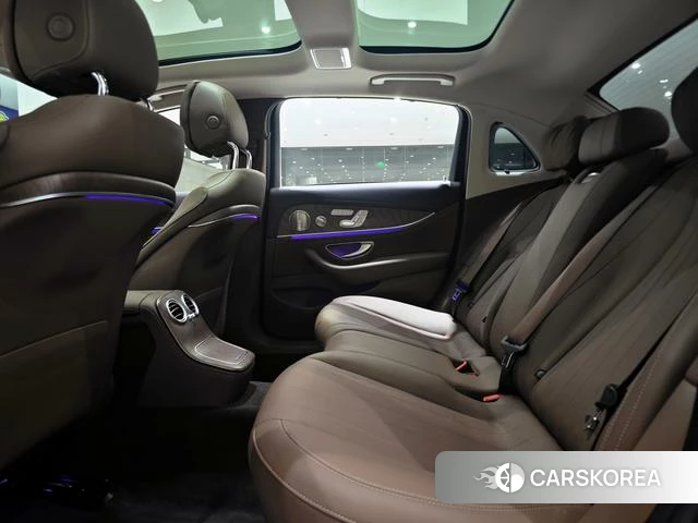 Mercedes-Benz E-class id 3896095 из Китая 6