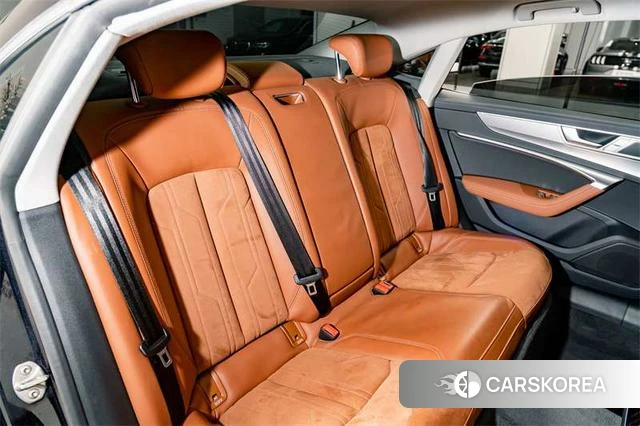 Audi A7L id 3857702 из Китая 15