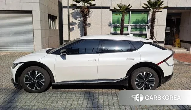 Kia EV6 2023 Белый из Кореи, фото 3