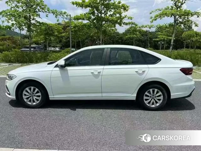 Volkswagen Lavida 2023 Белый из Китая, фото 3