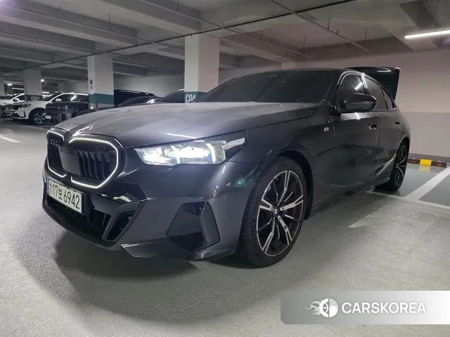 BMW 5 Series (G60) id 3502026 из Кореи 13