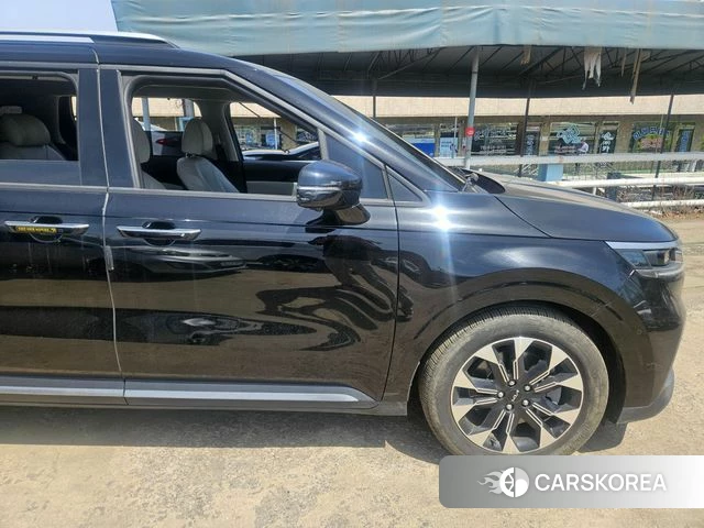 Kia Carnival 4th generation 2023 Черный из Кореи, фото 3