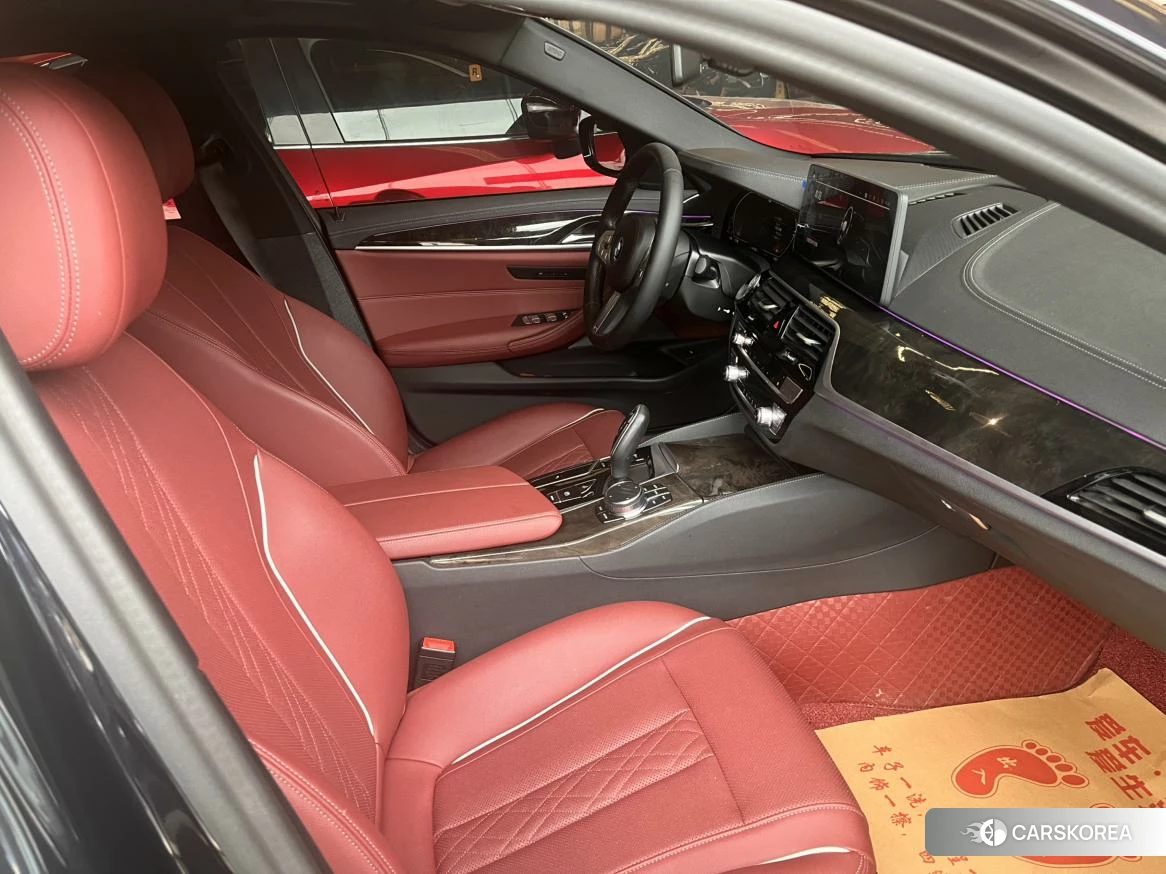 BMW 5 series 2022 Черный из Китая, фото 5