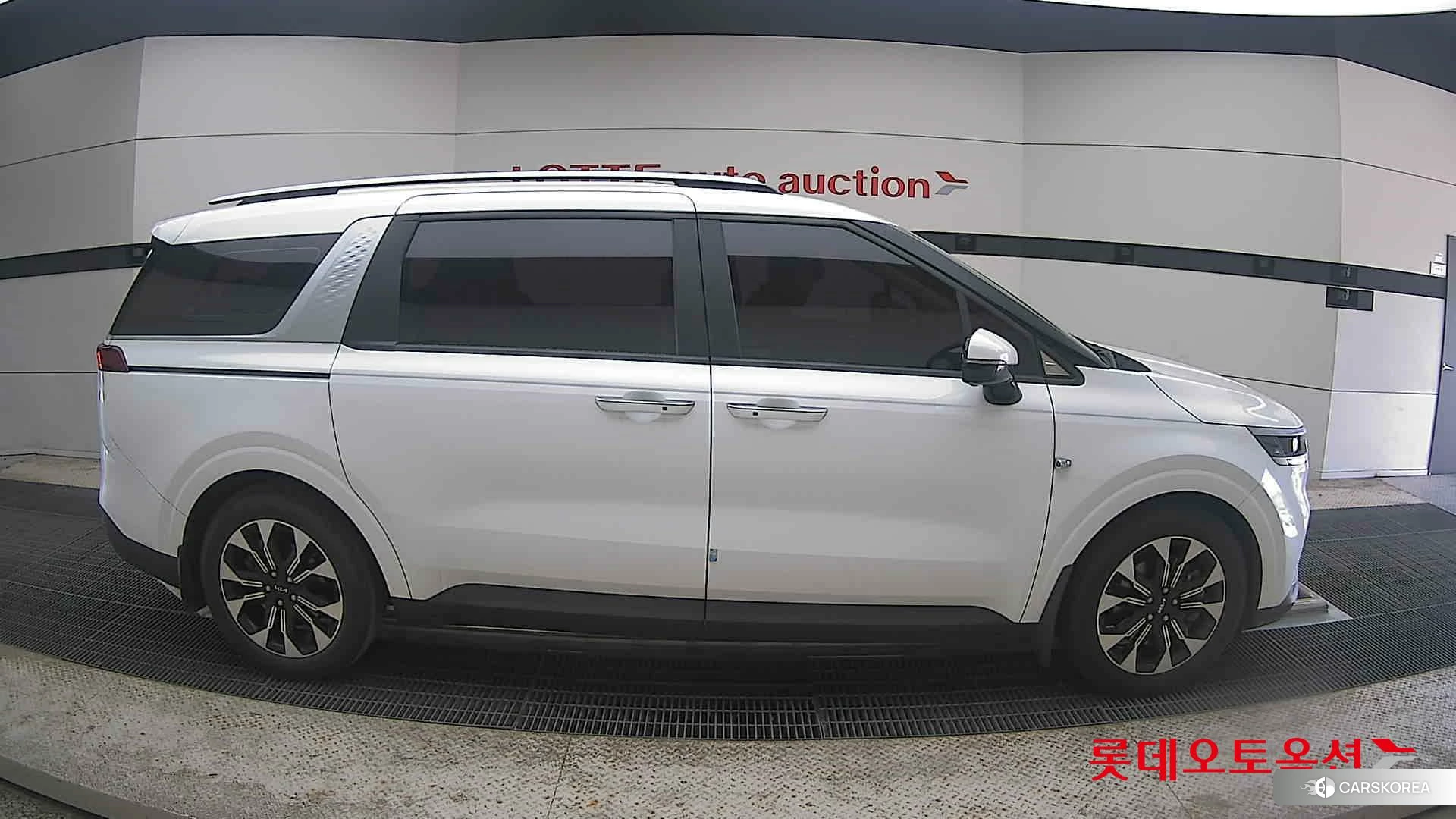 Kia Carnival id 4296905 из Кореи 23