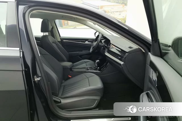 Volkswagen Passat PHEV id 4335209 из Китая 17