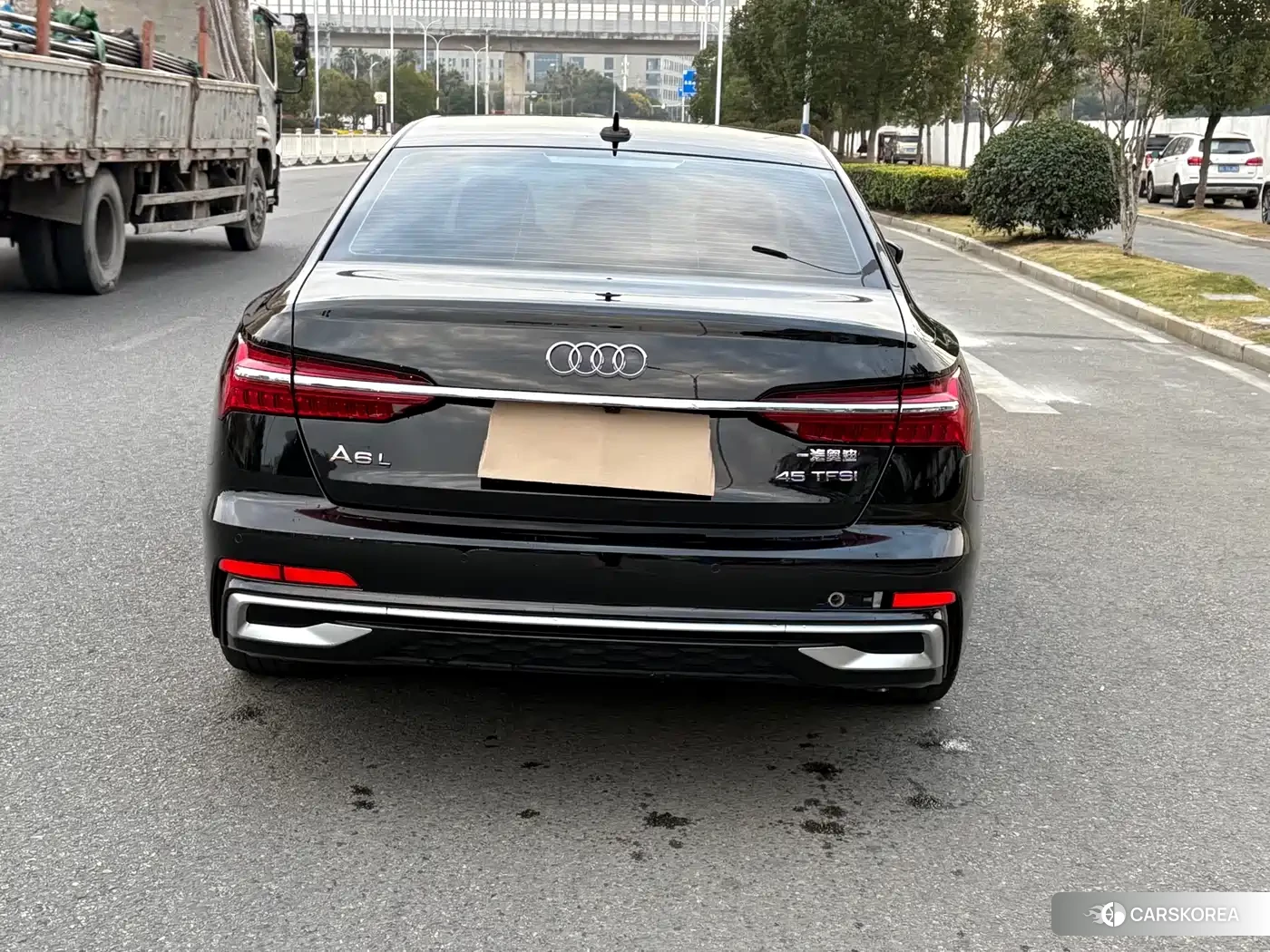 Audi A6L id 4545737 из Китая 9
