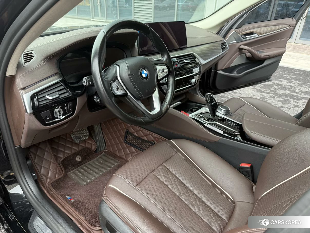 BMW 5 series 2020 Черный из Китая, фото 3