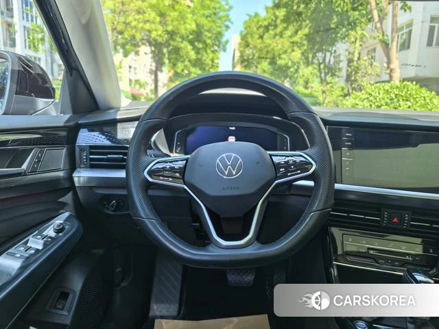 Volkswagen Passat 2022 Черный из Китая, фото 3