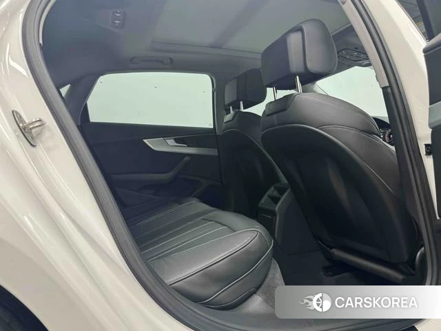 Audi A4L id 3889815 из Китая 11