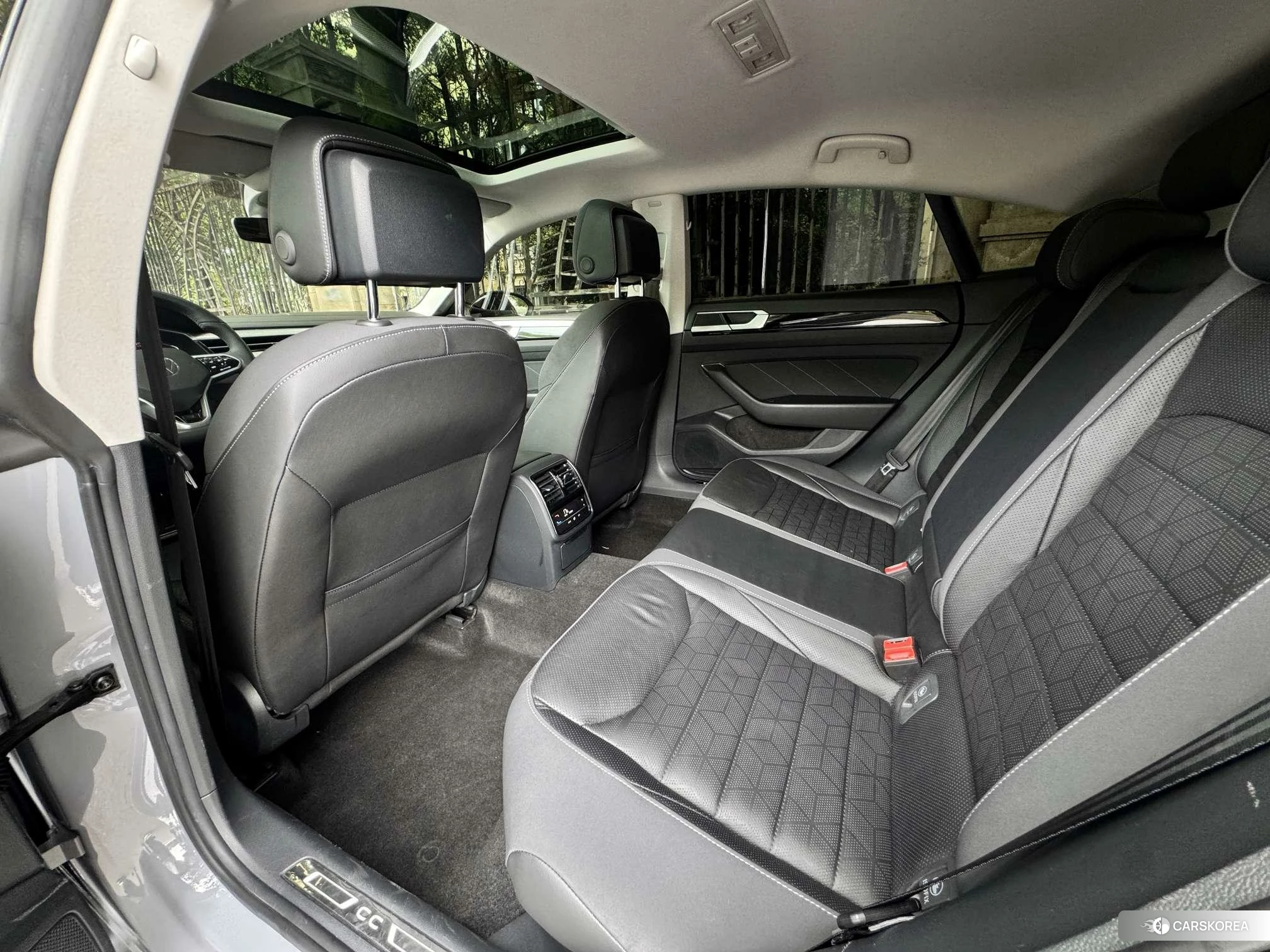Volkswagen CC 2020 Темно-серый из Китая, фото 5