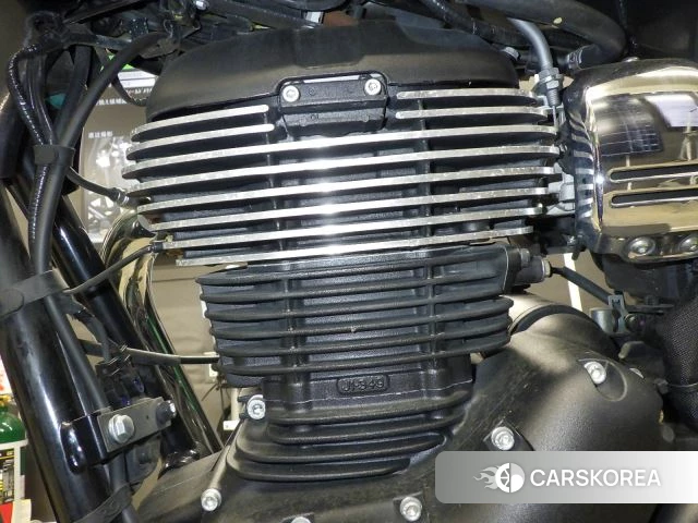 Engine photo