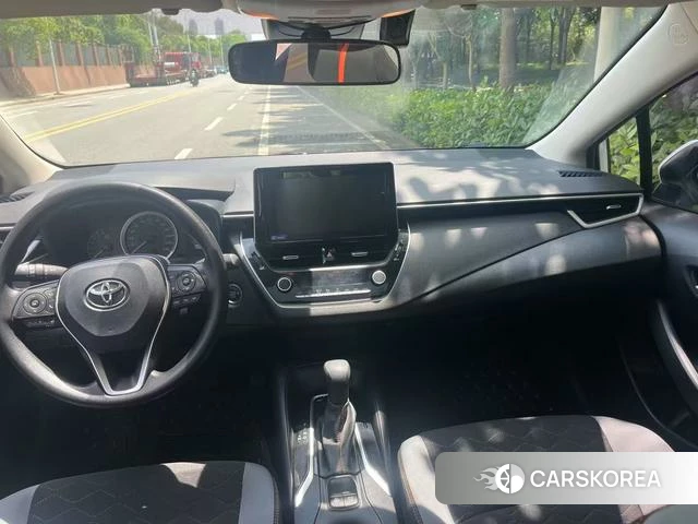 Toyota Corolla 2023 Белый из Китая, фото 3