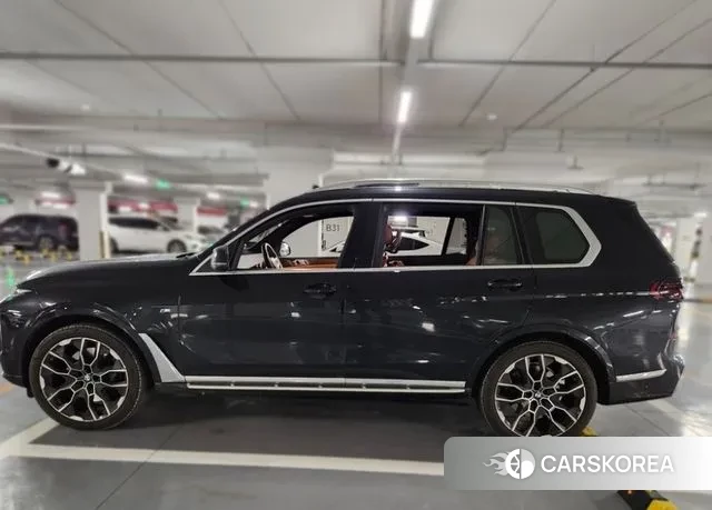 BMW X7 (G07) 2024 Черный из Кореи, фото 4