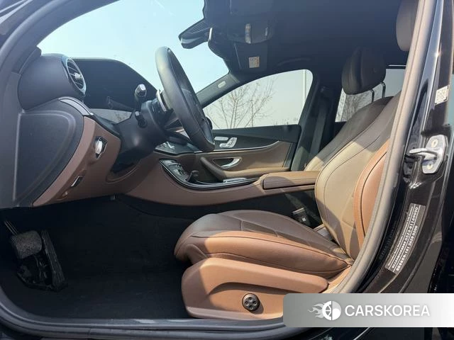 Mercedes-Benz E-class 2024 Черный из Китая, фото 3