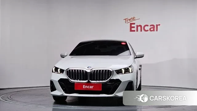 BMW 5 Series (G60) id 3775812 из Кореи 13