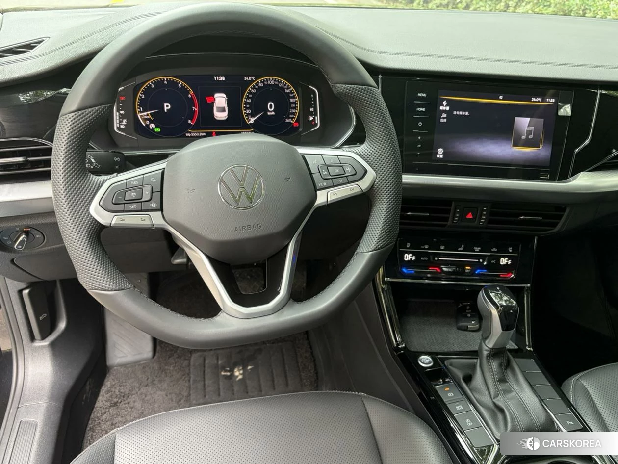 Volkswagen Passat 2024 Черный из Китая, фото 4