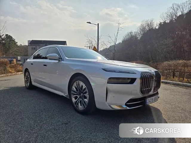 BMW 7 Series (G70) id 3560606 из Кореи 13