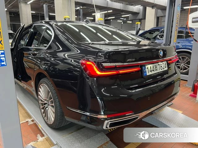 BMW 7 Series (G11) 2022 Черный из Кореи, фото 3